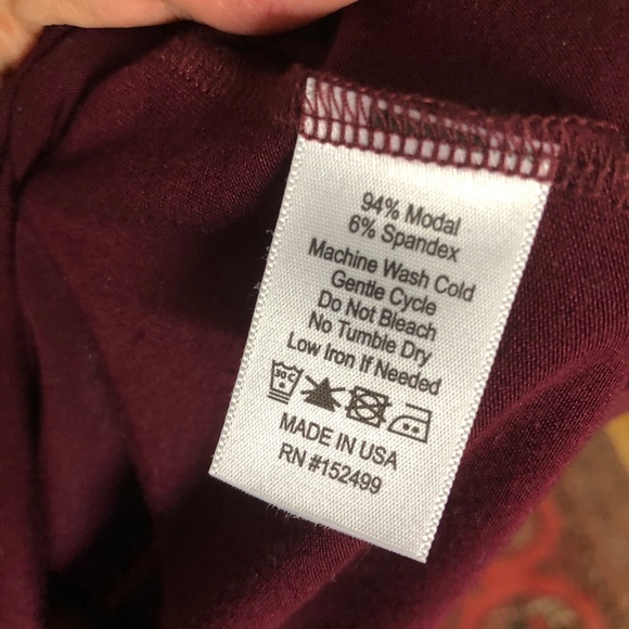 Amour Vert Long-Sleeved Blouse w/ Keyhole Neckline - Picture 15 of 16